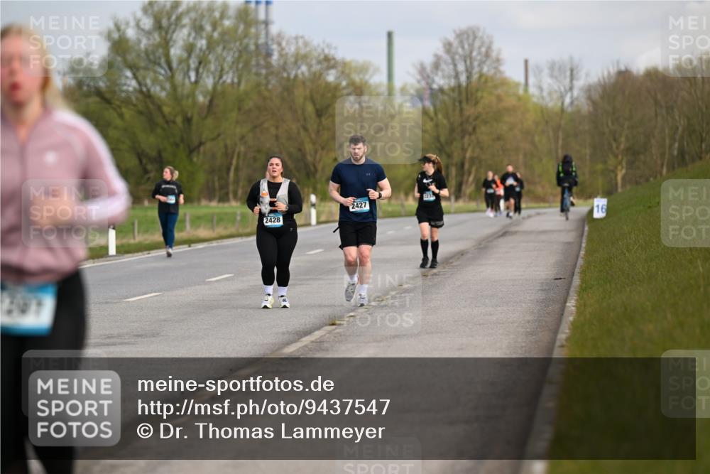12.04.2026 - 45. Internationalen Wilhelmsburger Insellauf Dr. Thomas Lammeyer http://msf.ph/oto/9437547 12.04.2026 09:31:23 Laufen 201, 2428, 2427, 14, 16 meine-sportfotos.de