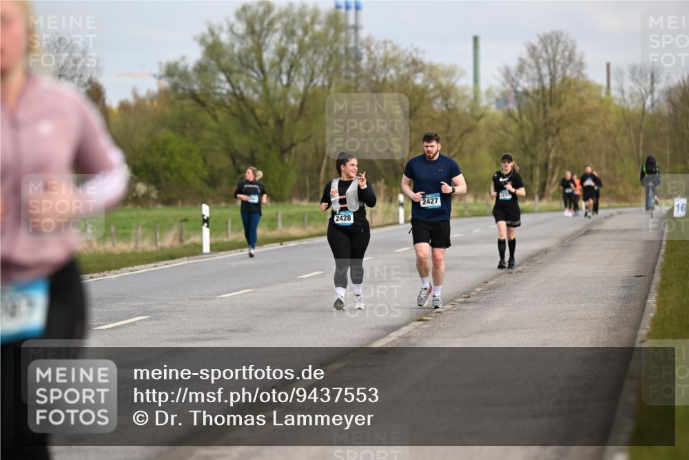 12.04.2026 - 45. Internationalen Wilhelmsburger Insellauf Dr. Thomas Lammeyer http://msf.ph/oto/9437553 12.04.2026 09:31:24 Laufen 14, 2428, 2427, 2233, 16 meine-sportfotos.de
