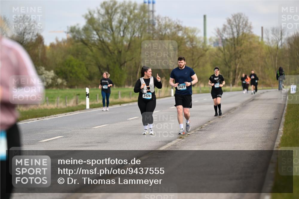 12.04.2026 - 45. Internationalen Wilhelmsburger Insellauf Dr. Thomas Lammeyer http://msf.ph/oto/9437555 12.04.2026 09:31:24 Laufen 2427, 2232, 2428, 16 meine-sportfotos.de