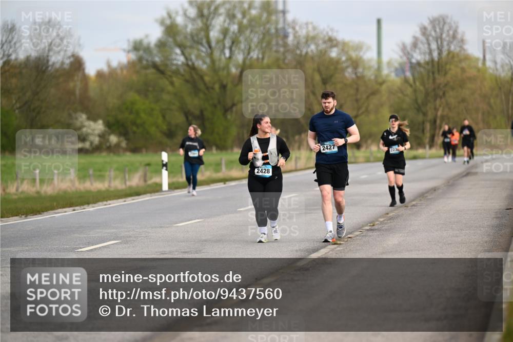 12.04.2026 - 45. Internationalen Wilhelmsburger Insellauf Dr. Thomas Lammeyer http://msf.ph/oto/9437560 12.04.2026 09:31:25 Laufen 2428, 2427 meine-sportfotos.de