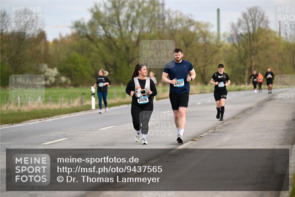 12.04.2026 - 45. Internationalen Wilhelmsburger Insellauf Dr. Thomas Lammeyer http://msf.ph/oto/9437565 12.04.2026 09:31:26 Laufen 2428, 2427 meine-sportfotos.de