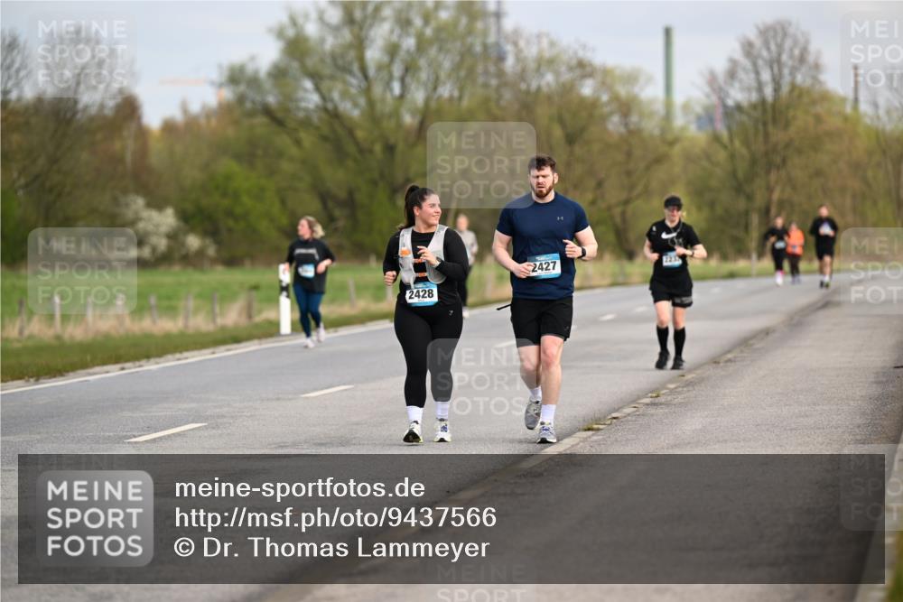 12.04.2026 - 45. Internationalen Wilhelmsburger Insellauf Dr. Thomas Lammeyer http://msf.ph/oto/9437566 12.04.2026 09:31:26 Laufen 2428, 2427 meine-sportfotos.de