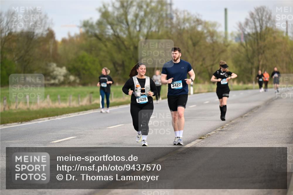 12.04.2026 - 45. Internationalen Wilhelmsburger Insellauf Dr. Thomas Lammeyer http://msf.ph/oto/9437570 12.04.2026 09:31:27 Laufen 2428, 2427 meine-sportfotos.de