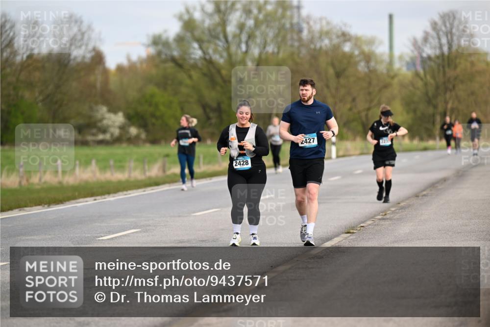 12.04.2026 - 45. Internationalen Wilhelmsburger Insellauf Dr. Thomas Lammeyer http://msf.ph/oto/9437571 12.04.2026 09:31:27 Laufen 2428, 2427 meine-sportfotos.de