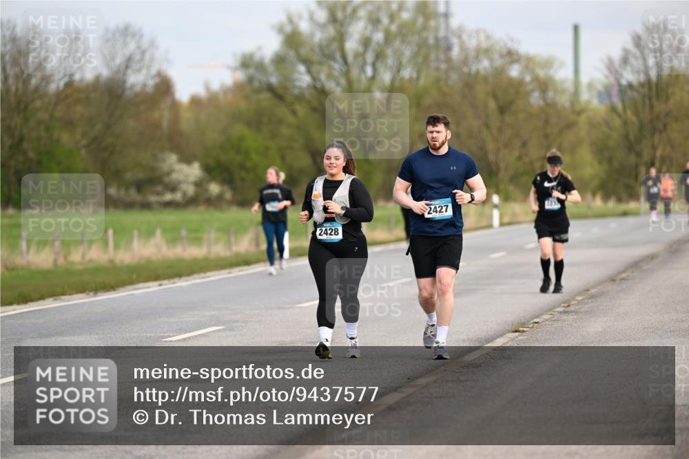 12.04.2026 - 45. Internationalen Wilhelmsburger Insellauf Dr. Thomas Lammeyer http://msf.ph/oto/9437577 12.04.2026 09:31:27 Laufen 2428, 2427 meine-sportfotos.de