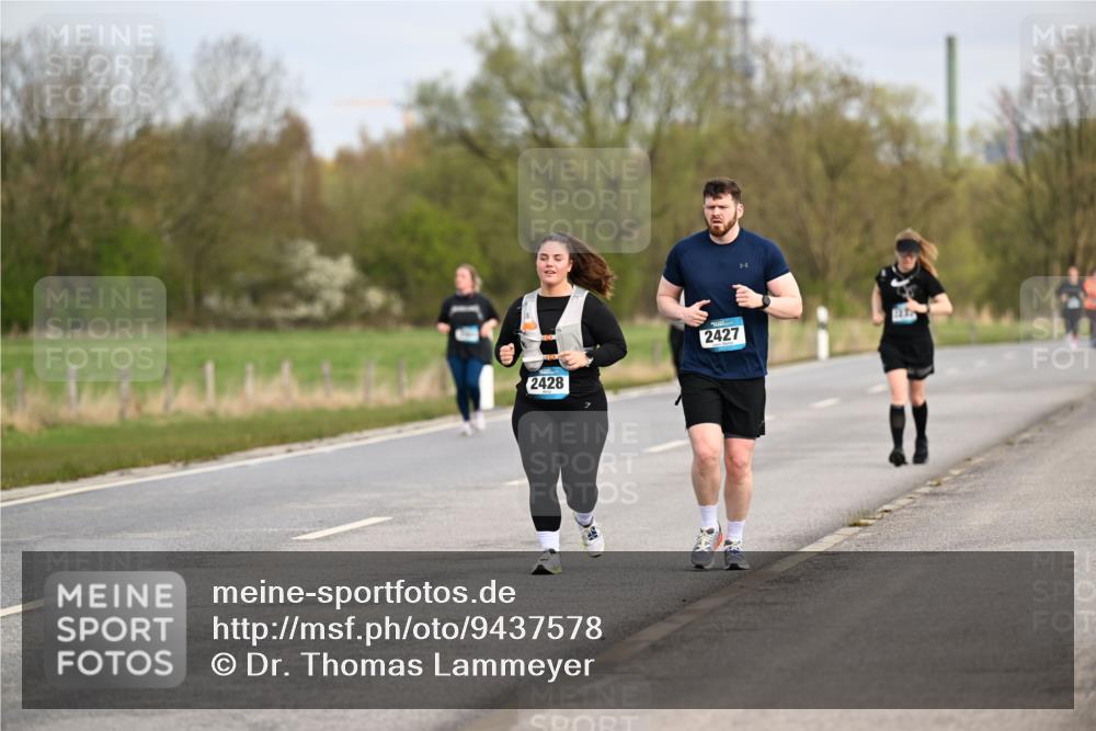 12.04.2026 - 45. Internationalen Wilhelmsburger Insellauf Dr. Thomas Lammeyer http://msf.ph/oto/9437578 12.04.2026 09:31:28 Laufen 2428, 2427 meine-sportfotos.de