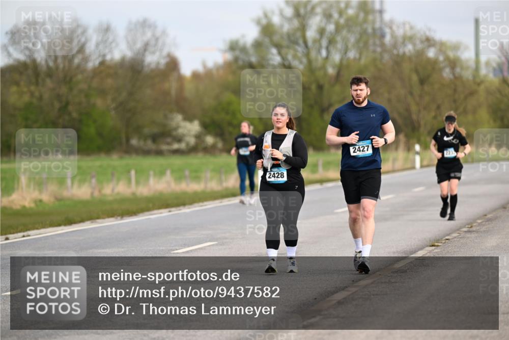 12.04.2026 - 45. Internationalen Wilhelmsburger Insellauf Dr. Thomas Lammeyer http://msf.ph/oto/9437582 12.04.2026 09:31:28 Laufen 2428, 2427 meine-sportfotos.de