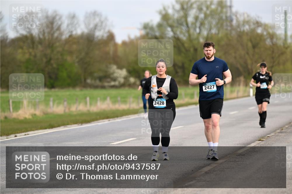 12.04.2026 - 45. Internationalen Wilhelmsburger Insellauf Dr. Thomas Lammeyer http://msf.ph/oto/9437587 12.04.2026 09:31:29 Laufen 2428, 2427 meine-sportfotos.de