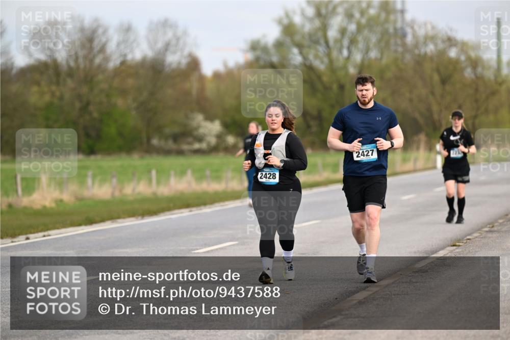12.04.2026 - 45. Internationalen Wilhelmsburger Insellauf Dr. Thomas Lammeyer http://msf.ph/oto/9437588 12.04.2026 09:31:29 Laufen 2428, 2427 meine-sportfotos.de