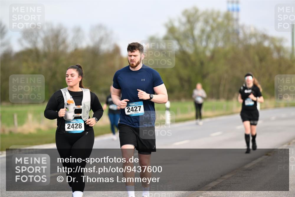 12.04.2026 - 45. Internationalen Wilhelmsburger Insellauf Dr. Thomas Lammeyer http://msf.ph/oto/9437600 12.04.2026 09:31:32 Laufen 2428, 2427 meine-sportfotos.de