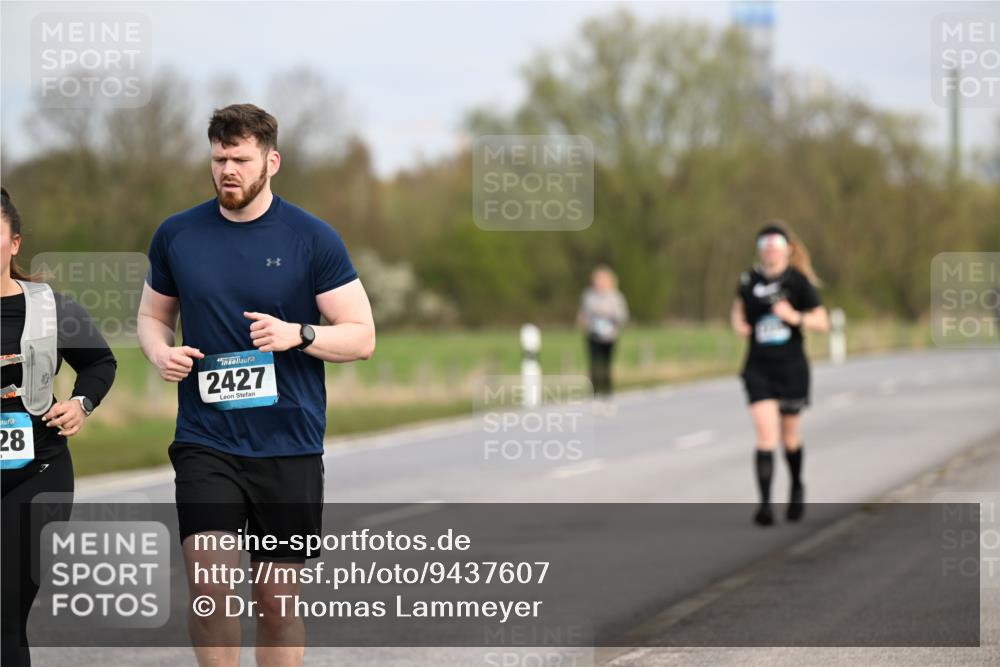 12.04.2026 - 45. Internationalen Wilhelmsburger Insellauf Dr. Thomas Lammeyer http://msf.ph/oto/9437607 12.04.2026 09:31:34 Laufen 28, 2427 meine-sportfotos.de