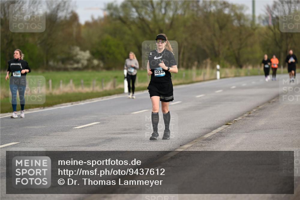 12.04.2026 - 45. Internationalen Wilhelmsburger Insellauf Dr. Thomas Lammeyer http://msf.ph/oto/9437612 12.04.2026 09:31:36 Laufen 2564, 2233 meine-sportfotos.de