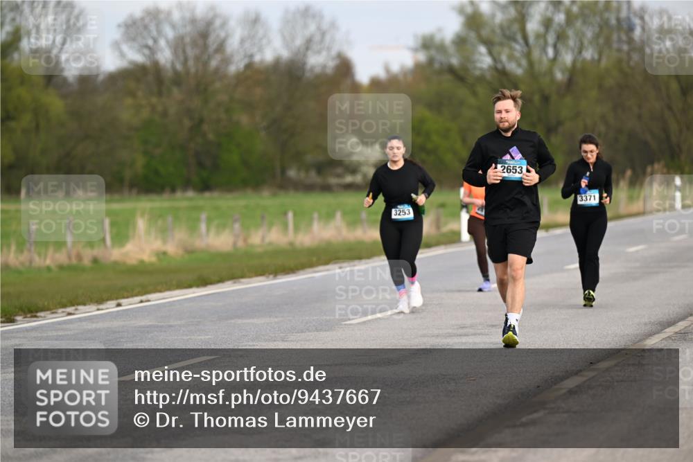 12.04.2026 - 45. Internationalen Wilhelmsburger Insellauf Dr. Thomas Lammeyer http://msf.ph/oto/9437667 12.04.2026 09:32:04 Laufen 3253, 2653, 3371 meine-sportfotos.de