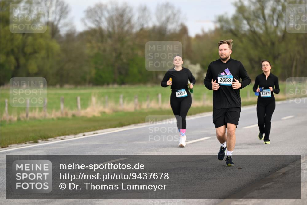 12.04.2026 - 45. Internationalen Wilhelmsburger Insellauf Dr. Thomas Lammeyer http://msf.ph/oto/9437678 12.04.2026 09:32:05 Laufen 3253, 2653, 3371 meine-sportfotos.de