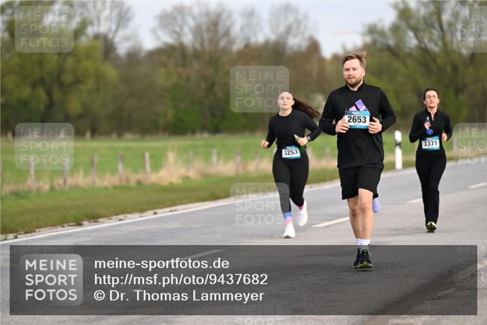 12.04.2026 - 45. Internationalen Wilhelmsburger Insellauf Dr. Thomas Lammeyer http://msf.ph/oto/9437682 12.04.2026 09:32:06 Laufen 2653, 3253, 3371 meine-sportfotos.de