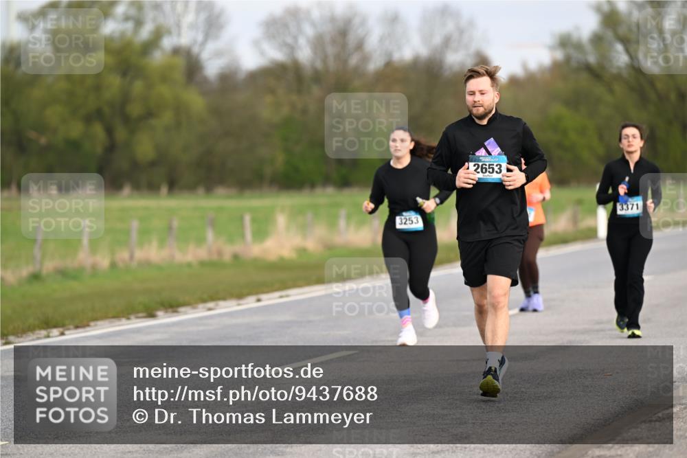 12.04.2026 - 45. Internationalen Wilhelmsburger Insellauf Dr. Thomas Lammeyer http://msf.ph/oto/9437688 12.04.2026 09:32:07 Laufen 3253, 2653, 3371 meine-sportfotos.de