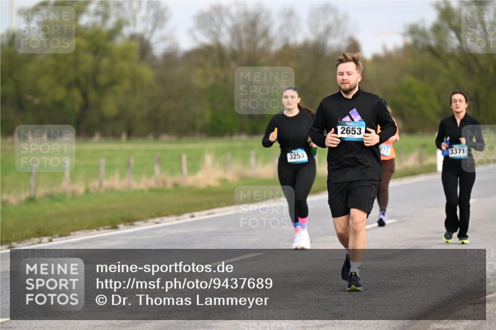 12.04.2026 - 45. Internationalen Wilhelmsburger Insellauf Dr. Thomas Lammeyer http://msf.ph/oto/9437689 12.04.2026 09:32:07 Laufen 3253, 2653, 3371 meine-sportfotos.de