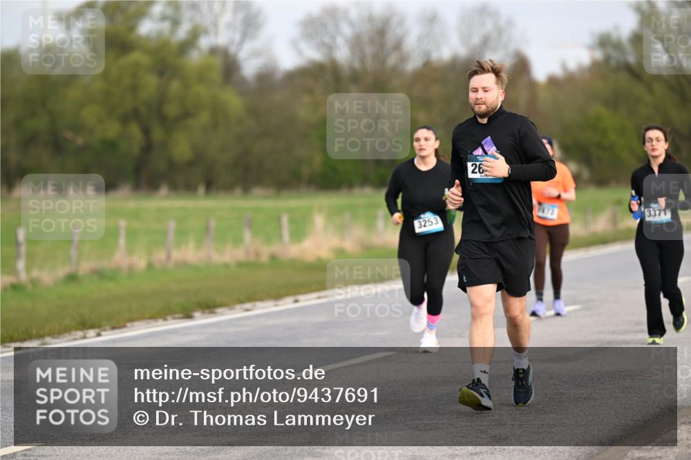 12.04.2026 - 45. Internationalen Wilhelmsburger Insellauf Dr. Thomas Lammeyer http://msf.ph/oto/9437691 12.04.2026 09:32:07 Laufen 3253, 26, 3371, 7672 meine-sportfotos.de