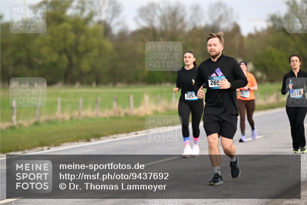 12.04.2026 - 45. Internationalen Wilhelmsburger Insellauf Dr. Thomas Lammeyer http://msf.ph/oto/9437692 12.04.2026 09:32:07 Laufen 3253, 265, 3472, 3371 meine-sportfotos.de