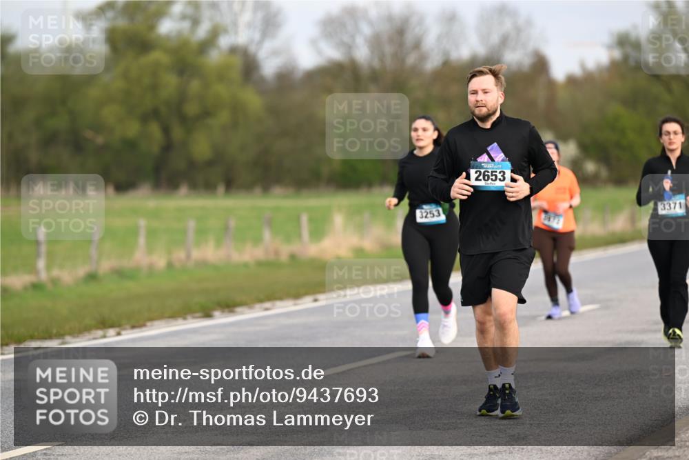 12.04.2026 - 45. Internationalen Wilhelmsburger Insellauf Dr. Thomas Lammeyer http://msf.ph/oto/9437693 12.04.2026 09:32:07 Laufen 3253, 2653, 3371, 7876 meine-sportfotos.de