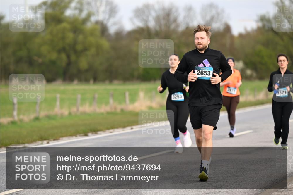12.04.2026 - 45. Internationalen Wilhelmsburger Insellauf Dr. Thomas Lammeyer http://msf.ph/oto/9437694 12.04.2026 09:32:08 Laufen 3253, 2653, 2472, 3371 meine-sportfotos.de