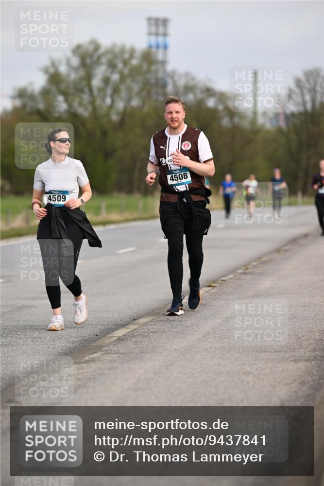 12.04.2026 - 45. Internationalen Wilhelmsburger Insellauf Dr. Thomas Lammeyer http://msf.ph/oto/9437841 12.04.2026 09:33:39 Laufen 4509, 4508 meine-sportfotos.de
