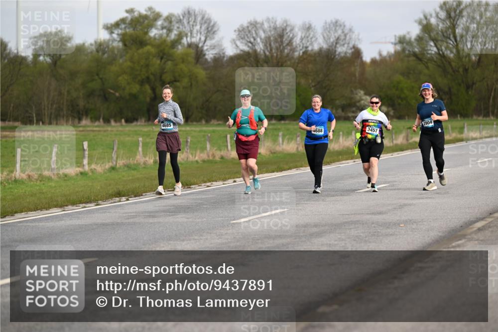 12.04.2026 - 45. Internationalen Wilhelmsburger Insellauf Dr. Thomas Lammeyer http://msf.ph/oto/9437891 12.04.2026 09:34:10 Laufen 4685, 4688, 3457, 2904 meine-sportfotos.de