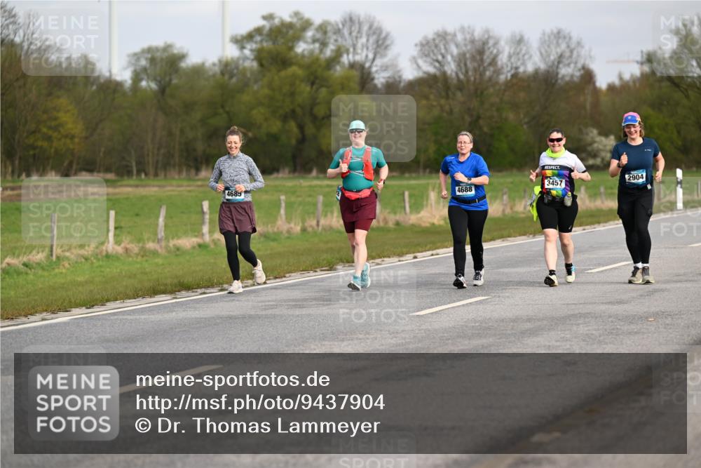 12.04.2026 - 45. Internationalen Wilhelmsburger Insellauf Dr. Thomas Lammeyer http://msf.ph/oto/9437904 12.04.2026 09:34:12 Laufen 4685, 4688, 3457, 2904 meine-sportfotos.de