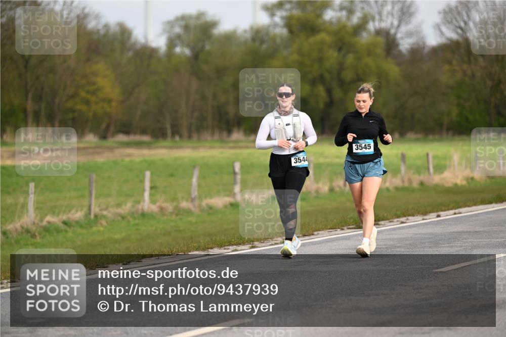 12.04.2026 - 45. Internationalen Wilhelmsburger Insellauf Dr. Thomas Lammeyer http://msf.ph/oto/9437939 12.04.2026 09:35:23 Laufen 3544, 3545 meine-sportfotos.de