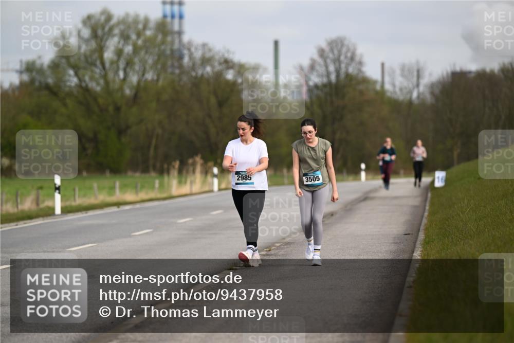 12.04.2026 - 45. Internationalen Wilhelmsburger Insellauf Dr. Thomas Lammeyer http://msf.ph/oto/9437958 12.04.2026 09:35:37 Laufen 2985, 3505 meine-sportfotos.de