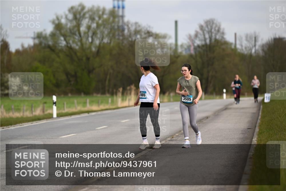 12.04.2026 - 45. Internationalen Wilhelmsburger Insellauf Dr. Thomas Lammeyer http://msf.ph/oto/9437961 12.04.2026 09:35:37 Laufen 2985, 3505, 16 meine-sportfotos.de