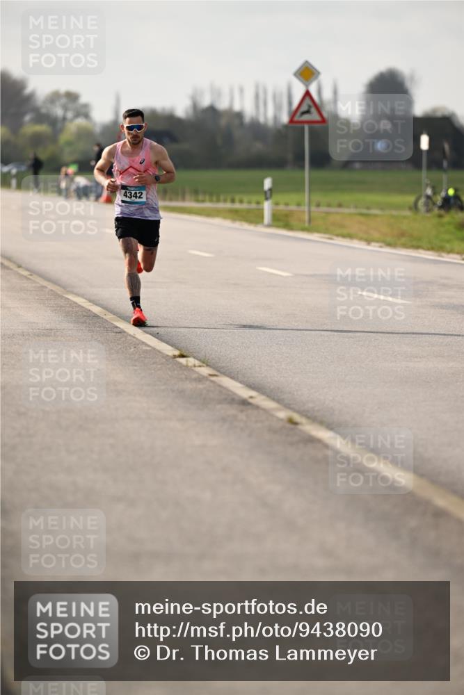 12.04.2026 - 45. Internationalen Wilhelmsburger Insellauf Dr. Thomas Lammeyer http://msf.ph/oto/9438090 12.04.2026 09:46:54 Laufen 4342 meine-sportfotos.de