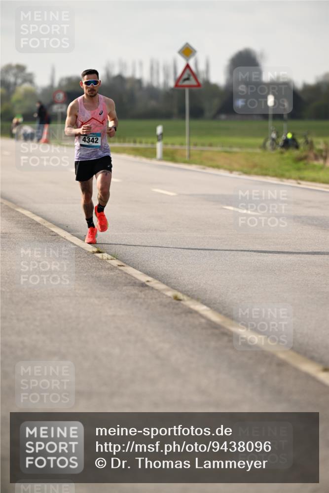12.04.2026 - 45. Internationalen Wilhelmsburger Insellauf Dr. Thomas Lammeyer http://msf.ph/oto/9438096 12.04.2026 09:46:55 Laufen 4342 meine-sportfotos.de