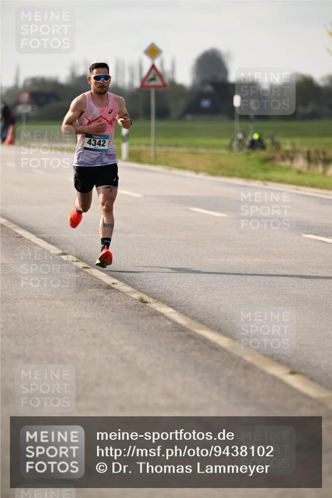 12.04.2026 - 45. Internationalen Wilhelmsburger Insellauf Dr. Thomas Lammeyer http://msf.ph/oto/9438102 12.04.2026 09:46:55 Laufen 4342, 27, 11 meine-sportfotos.de