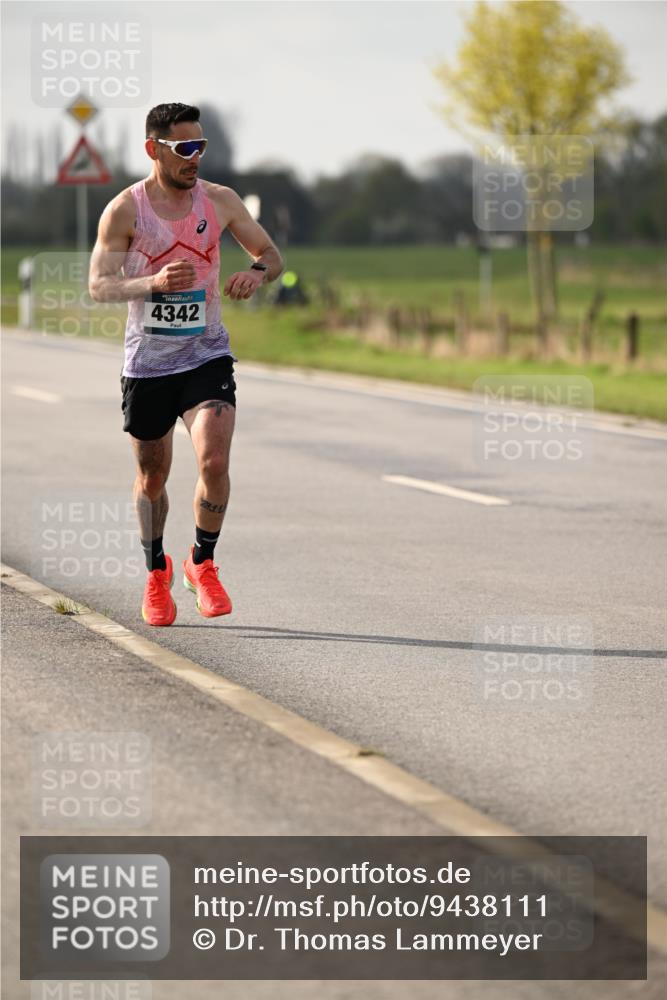 12.04.2026 - 45. Internationalen Wilhelmsburger Insellauf Dr. Thomas Lammeyer http://msf.ph/oto/9438111 12.04.2026 09:46:57 Laufen 4342, 2, 11 meine-sportfotos.de