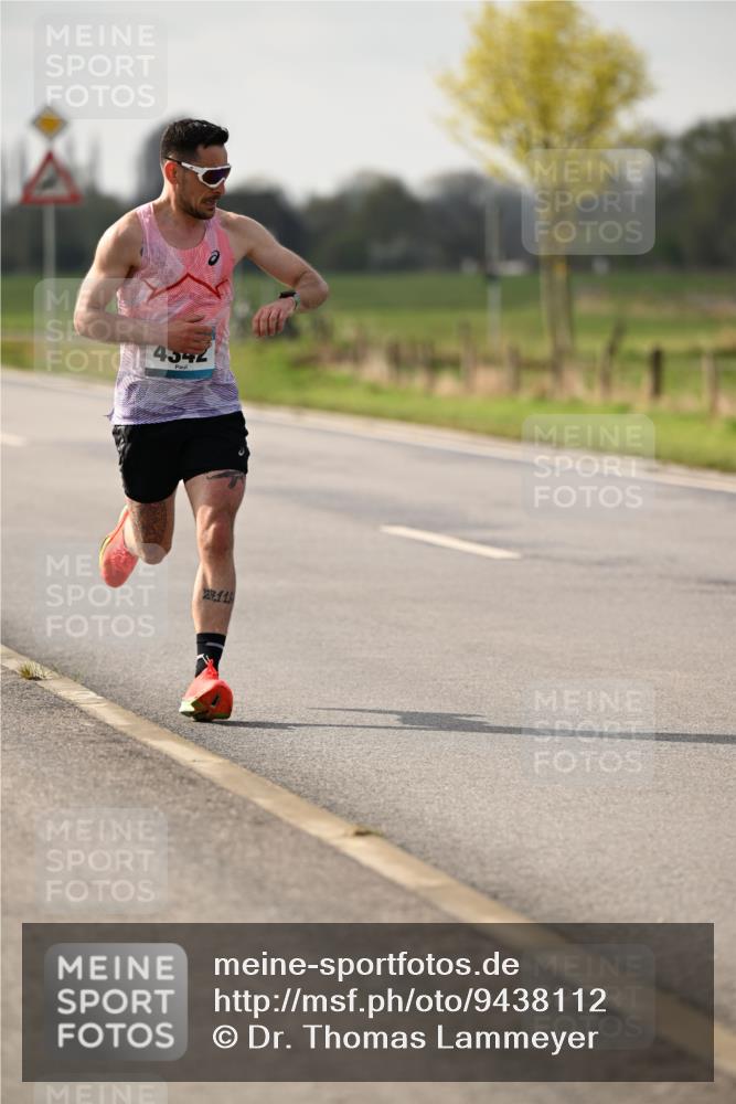 12.04.2026 - 45. Internationalen Wilhelmsburger Insellauf Dr. Thomas Lammeyer http://msf.ph/oto/9438112 12.04.2026 09:46:57 Laufen 4342, 27, 11 meine-sportfotos.de