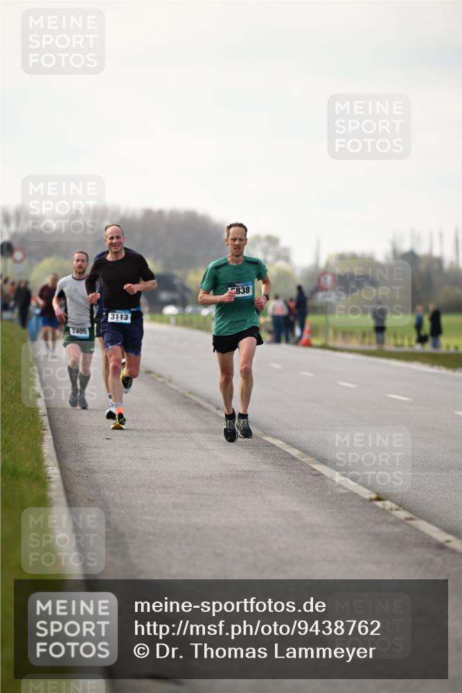 12.04.2026 - 45. Internationalen Wilhelmsburger Insellauf Dr. Thomas Lammeyer http://msf.ph/oto/9438762 12.04.2026 09:55:45 Laufen 2405, 3113, 838 meine-sportfotos.de