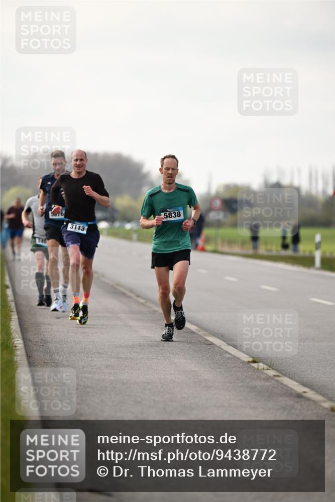 12.04.2026 - 45. Internationalen Wilhelmsburger Insellauf Dr. Thomas Lammeyer http://msf.ph/oto/9438772 12.04.2026 09:55:47 Laufen 240, 3113, 5838 meine-sportfotos.de