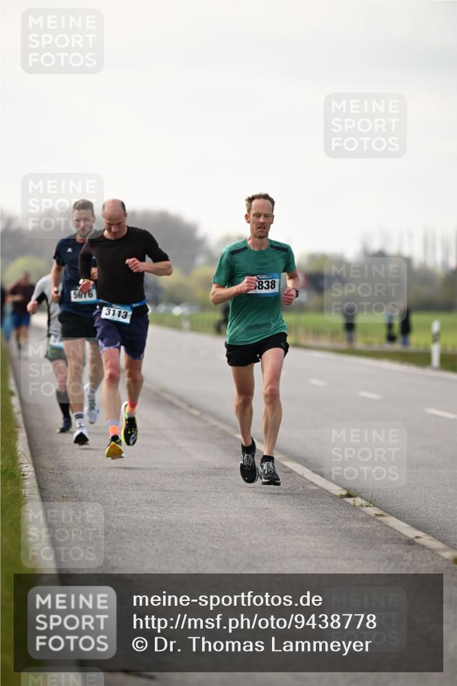 12.04.2026 - 45. Internationalen Wilhelmsburger Insellauf Dr. Thomas Lammeyer http://msf.ph/oto/9438778 12.04.2026 09:55:47 Laufen 5676, 3113, 838 meine-sportfotos.de