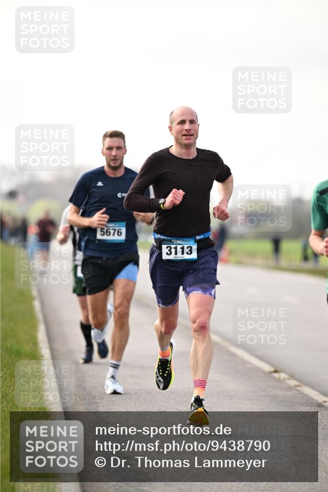 12.04.2026 - 45. Internationalen Wilhelmsburger Insellauf Dr. Thomas Lammeyer http://msf.ph/oto/9438790 12.04.2026 09:55:50 Laufen 5676, 3113 meine-sportfotos.de