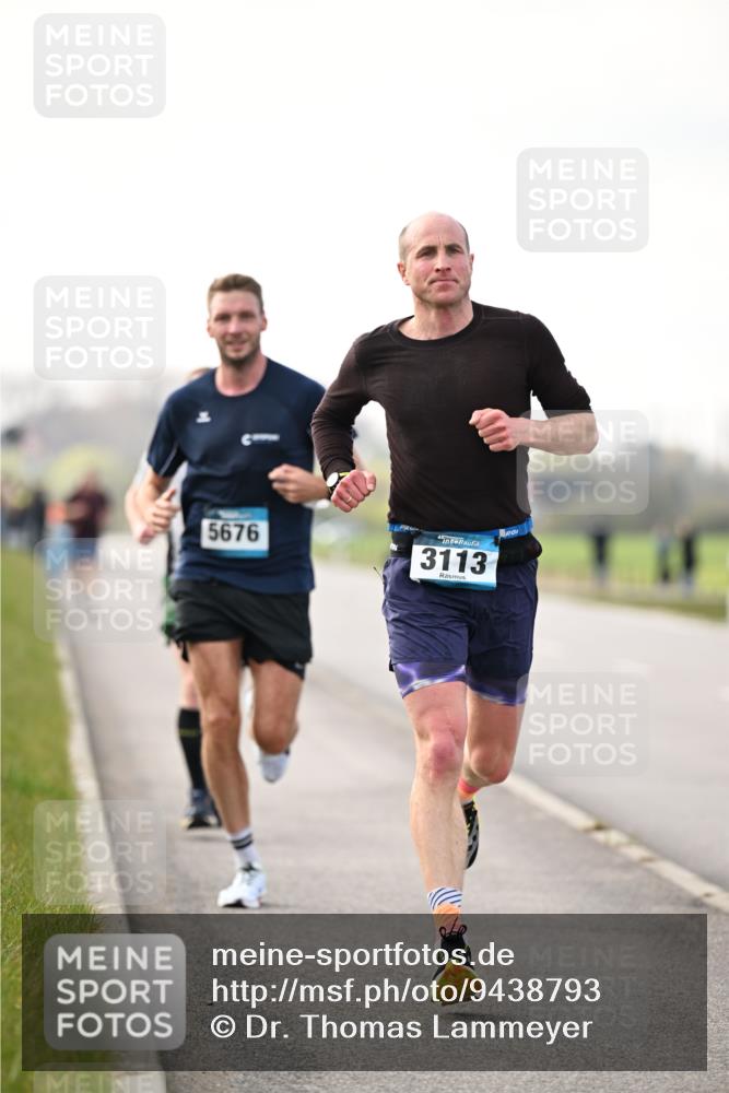 12.04.2026 - 45. Internationalen Wilhelmsburger Insellauf Dr. Thomas Lammeyer http://msf.ph/oto/9438793 12.04.2026 09:55:51 Laufen 5676, 3113 meine-sportfotos.de
