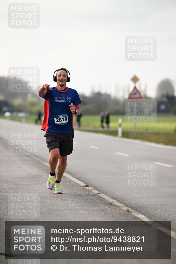 12.04.2026 - 45. Internationalen Wilhelmsburger Insellauf Dr. Thomas Lammeyer http://msf.ph/oto/9438821 12.04.2026 09:56:07 Laufen 2819 meine-sportfotos.de
