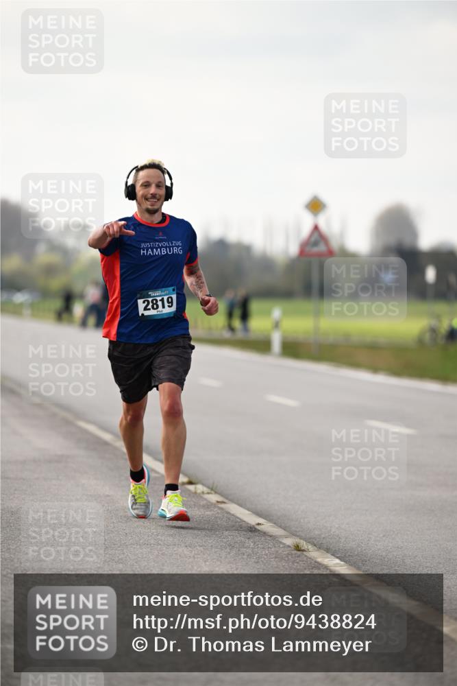 12.04.2026 - 45. Internationalen Wilhelmsburger Insellauf Dr. Thomas Lammeyer http://msf.ph/oto/9438824 12.04.2026 09:56:07 Laufen 2819 meine-sportfotos.de