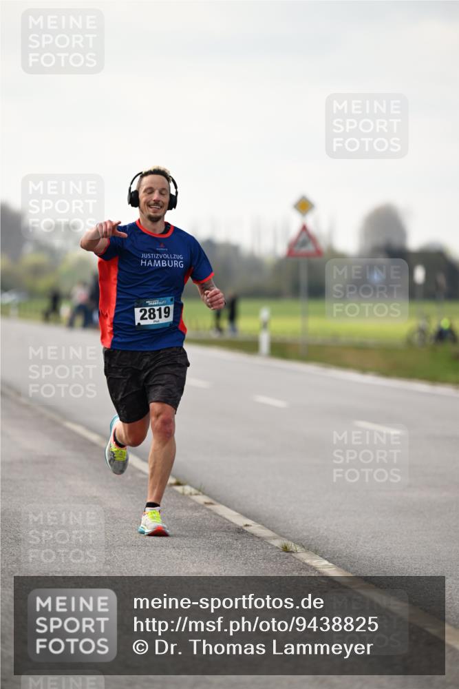 12.04.2026 - 45. Internationalen Wilhelmsburger Insellauf Dr. Thomas Lammeyer http://msf.ph/oto/9438825 12.04.2026 09:56:07 Laufen 2819 meine-sportfotos.de