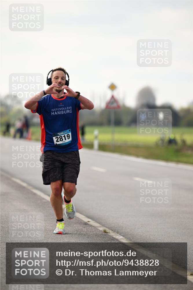 12.04.2026 - 45. Internationalen Wilhelmsburger Insellauf Dr. Thomas Lammeyer http://msf.ph/oto/9438828 12.04.2026 09:56:08 Laufen 2819 meine-sportfotos.de