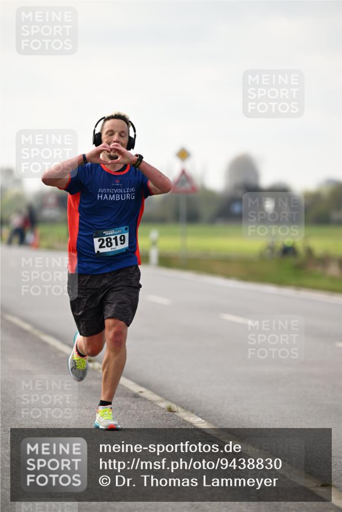 12.04.2026 - 45. Internationalen Wilhelmsburger Insellauf Dr. Thomas Lammeyer http://msf.ph/oto/9438830 12.04.2026 09:56:08 Laufen 2819 meine-sportfotos.de