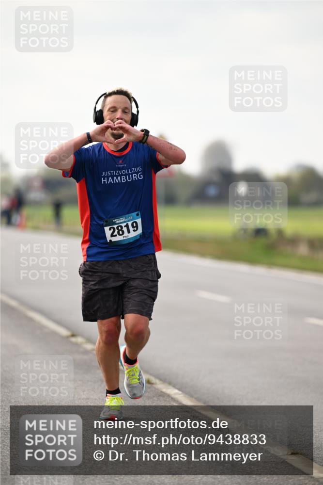 12.04.2026 - 45. Internationalen Wilhelmsburger Insellauf Dr. Thomas Lammeyer http://msf.ph/oto/9438833 12.04.2026 09:56:08 Laufen 2819 meine-sportfotos.de