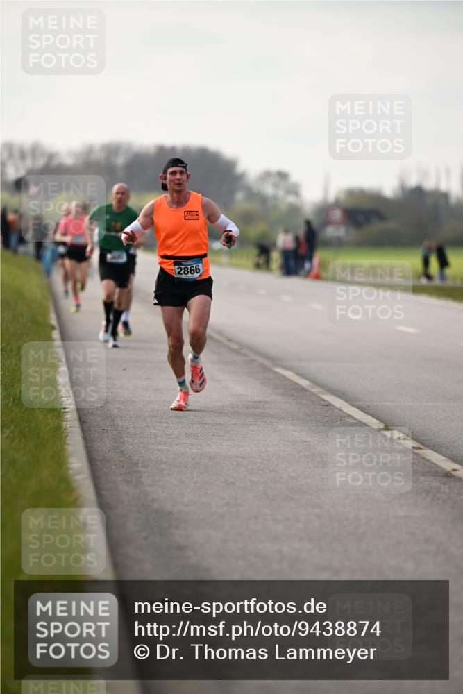 12.04.2026 - 45. Internationalen Wilhelmsburger Insellauf Dr. Thomas Lammeyer http://msf.ph/oto/9438874 12.04.2026 09:56:34 Laufen 2866 meine-sportfotos.de