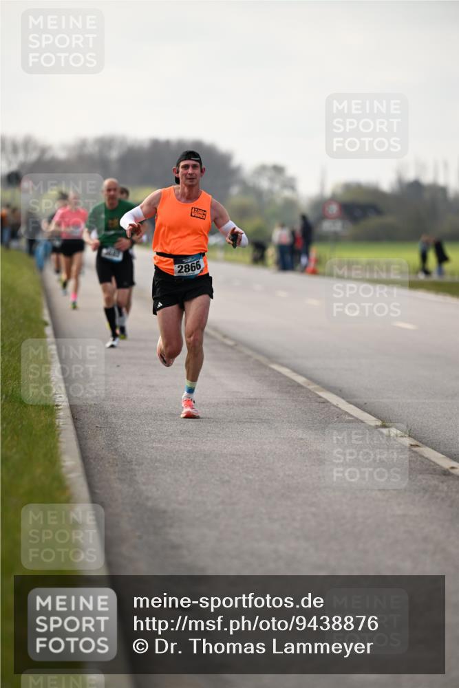 12.04.2026 - 45. Internationalen Wilhelmsburger Insellauf Dr. Thomas Lammeyer http://msf.ph/oto/9438876 12.04.2026 09:56:34 Laufen 2866 meine-sportfotos.de