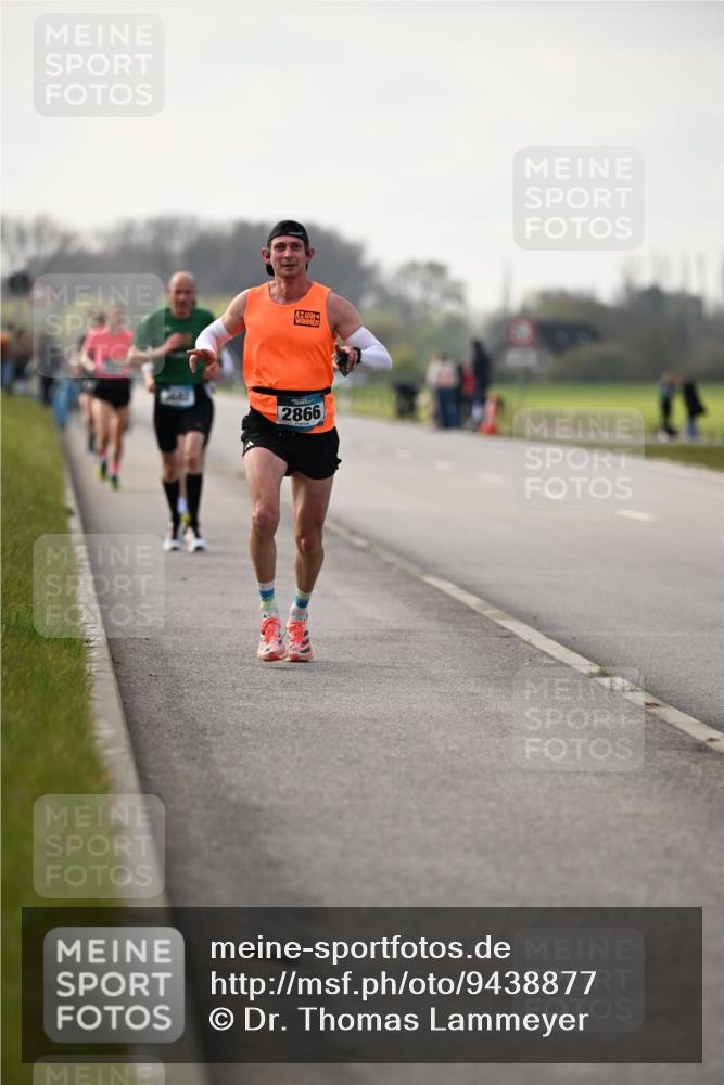 12.04.2026 - 45. Internationalen Wilhelmsburger Insellauf Dr. Thomas Lammeyer http://msf.ph/oto/9438877 12.04.2026 09:56:34 Laufen 2866 meine-sportfotos.de